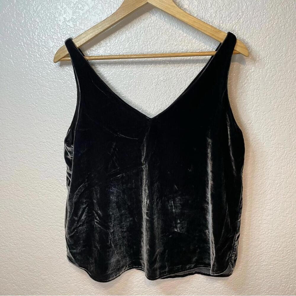 Loft silver gray velvet tank top size medium petite